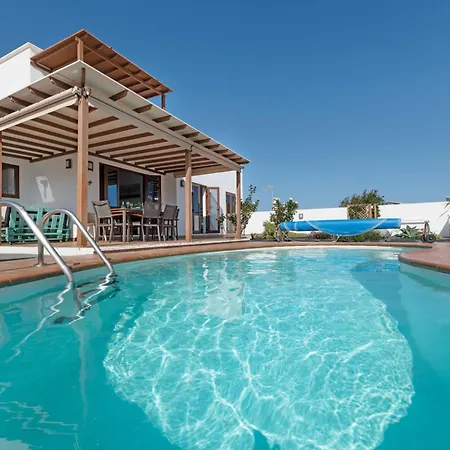 Casa Lupa * Tías